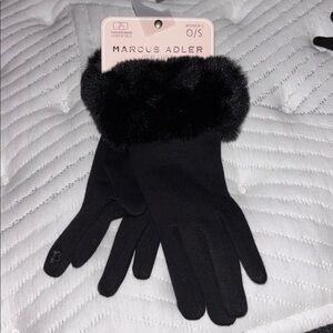 Black Fur Trim Gloves size o/s brand new with tag